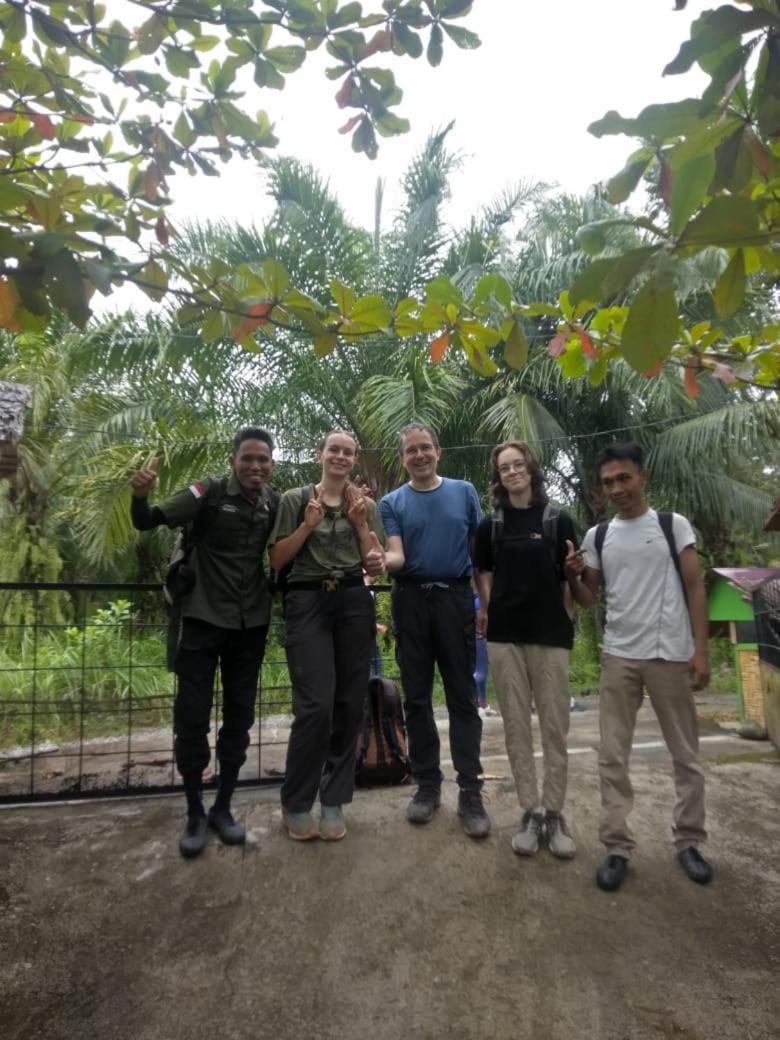 Magpie Homestay & Jungle Trekking Only For Guest Trekking With Us Bukit Lawang Exterior photo