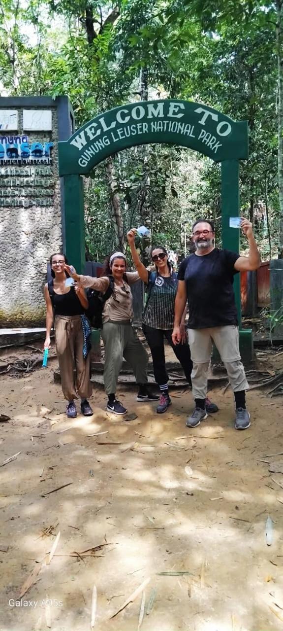Magpie Homestay & Jungle Trekking Only For Guest Trekking With Us Bukit Lawang Exterior photo